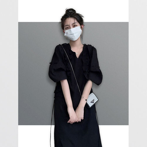 法式气质中袖黑色连衣裙女夏季休闲高级感宽松显瘦赫本风小黑裙子