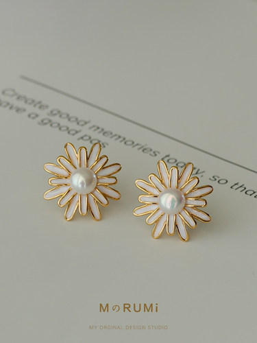日式精工小雏菊珍珠耳钉