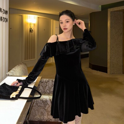 NEW OPEN-25冬法式气质斜肩礼服单肩带复古丝绒连衣裙