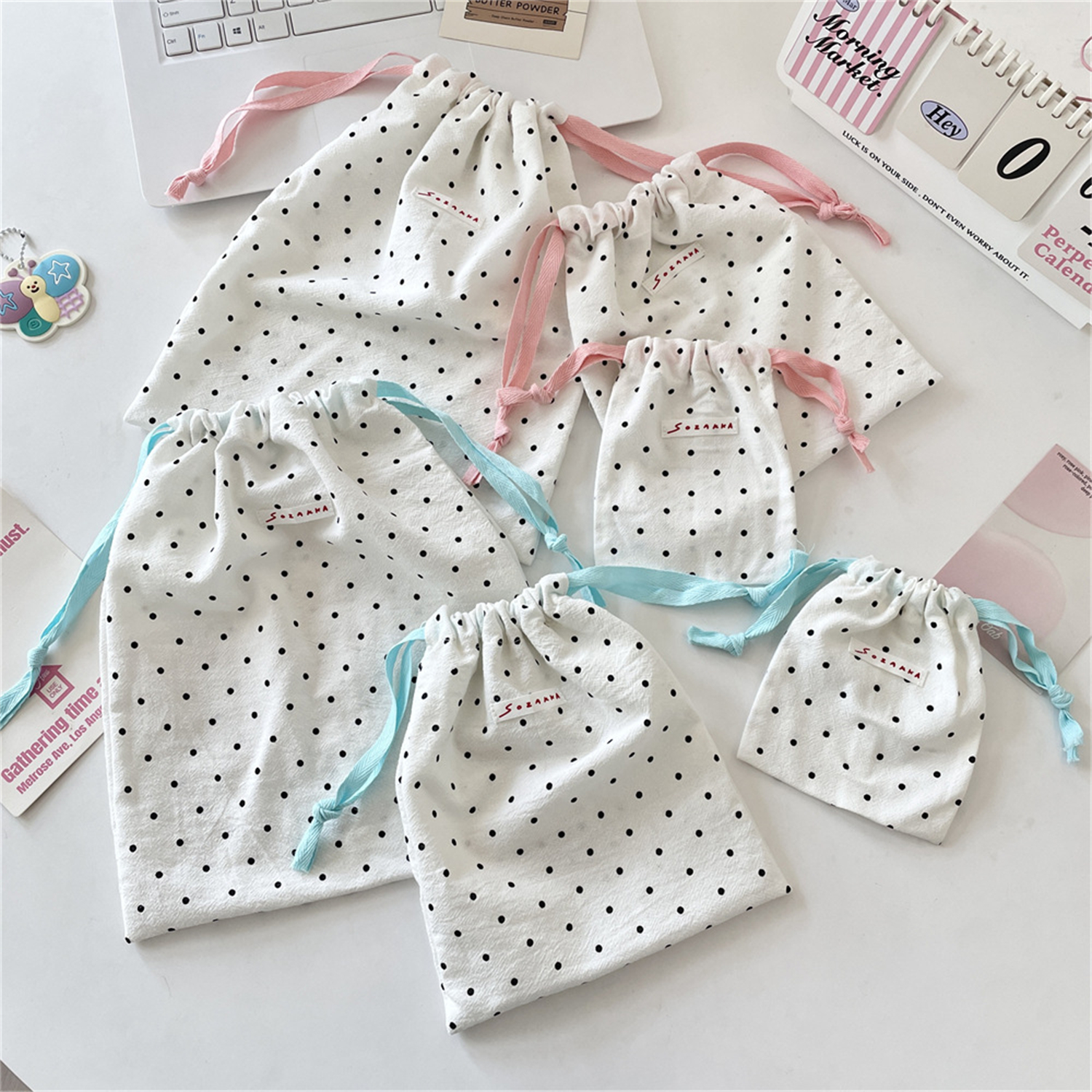 可爱小波点彩绳束口收纳袋化妆包