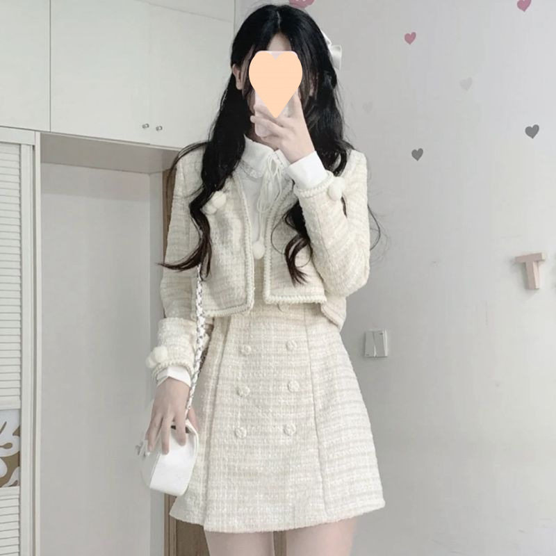 2025年春秋新款设计感甜美显瘦小香风短外套加假两件连衣裙套装