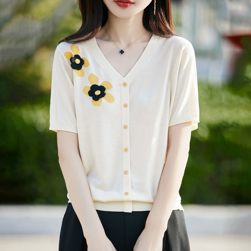 撞色绣花v领短袖开衫女士薄款2025新款夏季外搭天丝针织衫上衣T恤