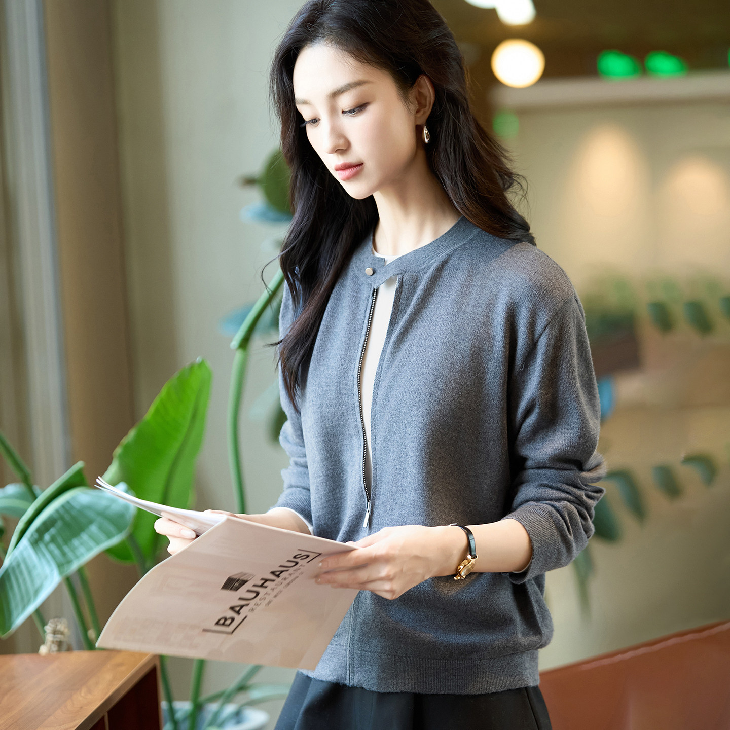 精纺羊毛衫女士圆领拉链棒球服针织开衫薄款拉链外套纯色秋冬毛衣