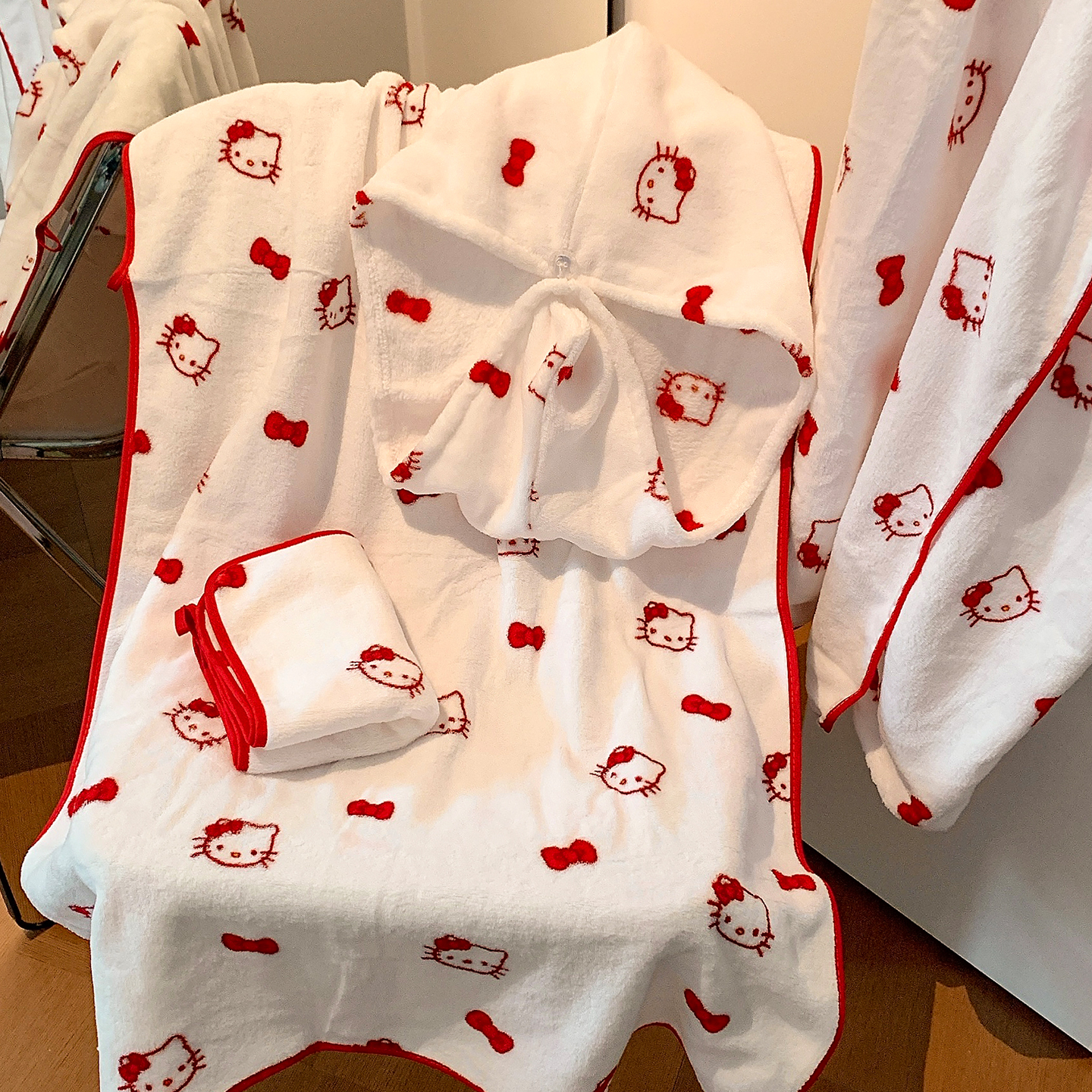 可爱kitty珊瑚绒浴巾毛巾洗澡巾