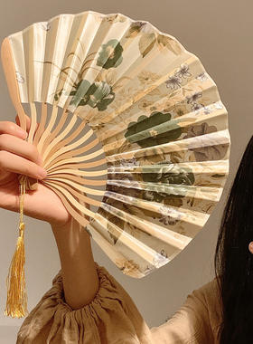 新中式水墨画折叠扇子女中国风古典汉服拍照夏季随身携带贝壳折扇