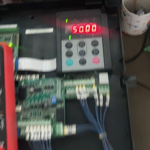 议价变频器CS200-4T30GB-ZLFCS200-4T22GB-ZLF