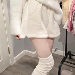 女童水貂绒白色短裤可爱温柔女孩子学生宽松秋冬百搭a字阔腿短裤