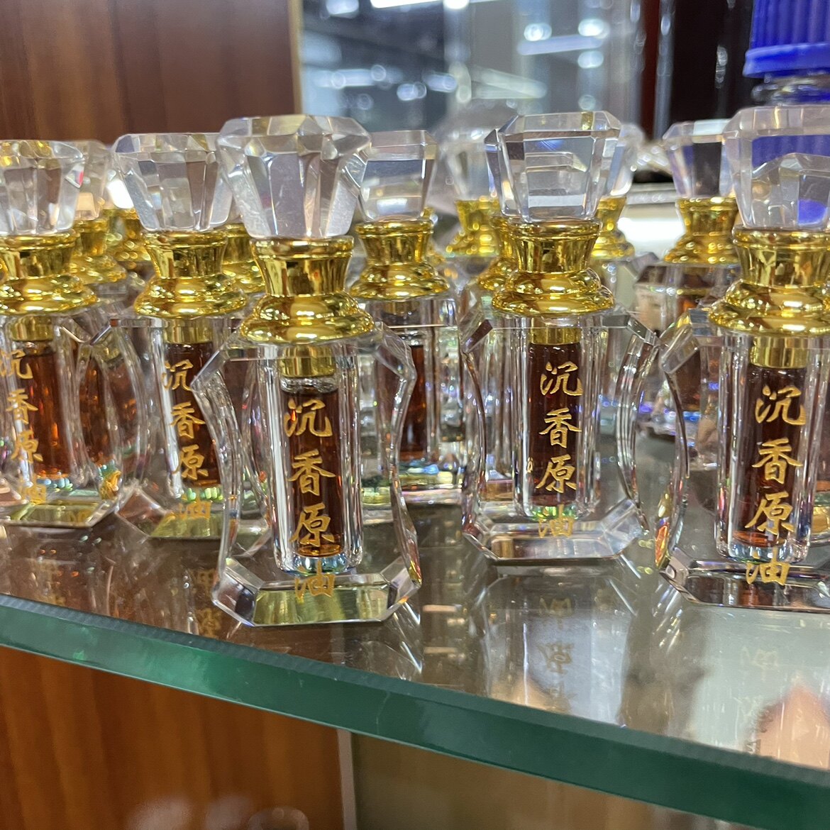 海南沉香精油2克1瓶纯沉香粉萃取纯油薰香持久高级植物精华