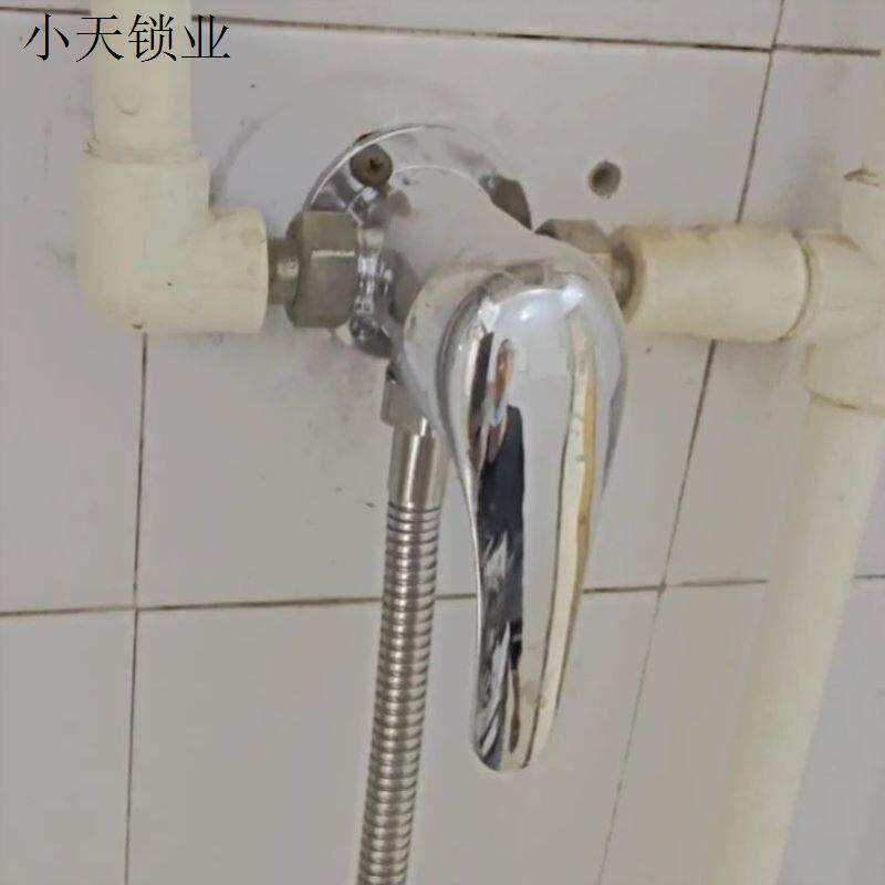 太阳能混水阀常用阀明装三个龙头冷热水外丝混水阀带上水配件开关图片