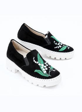 NORMADY刺绣羊皮球囊鞋