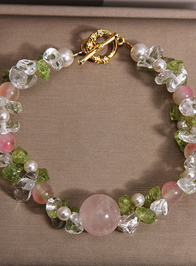 招桃花粉晶串珠手链女款轻奢小众高级感橄榄绿水晶碎石转运珠手串