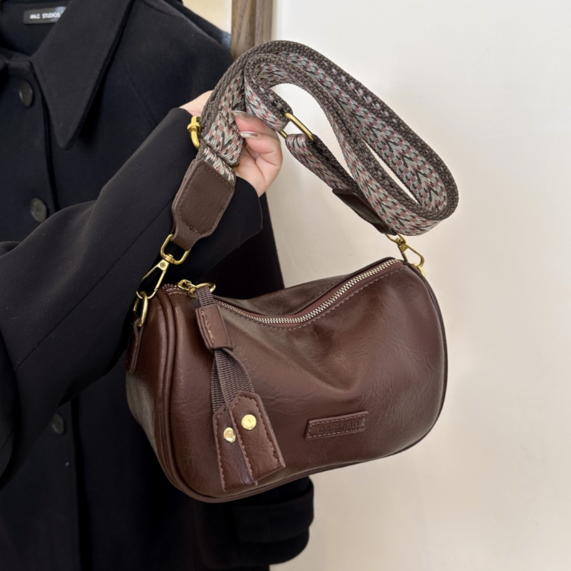 复古小包包女2025新款秋冬百搭枕头包高级感单肩包宽带斜挎包女包