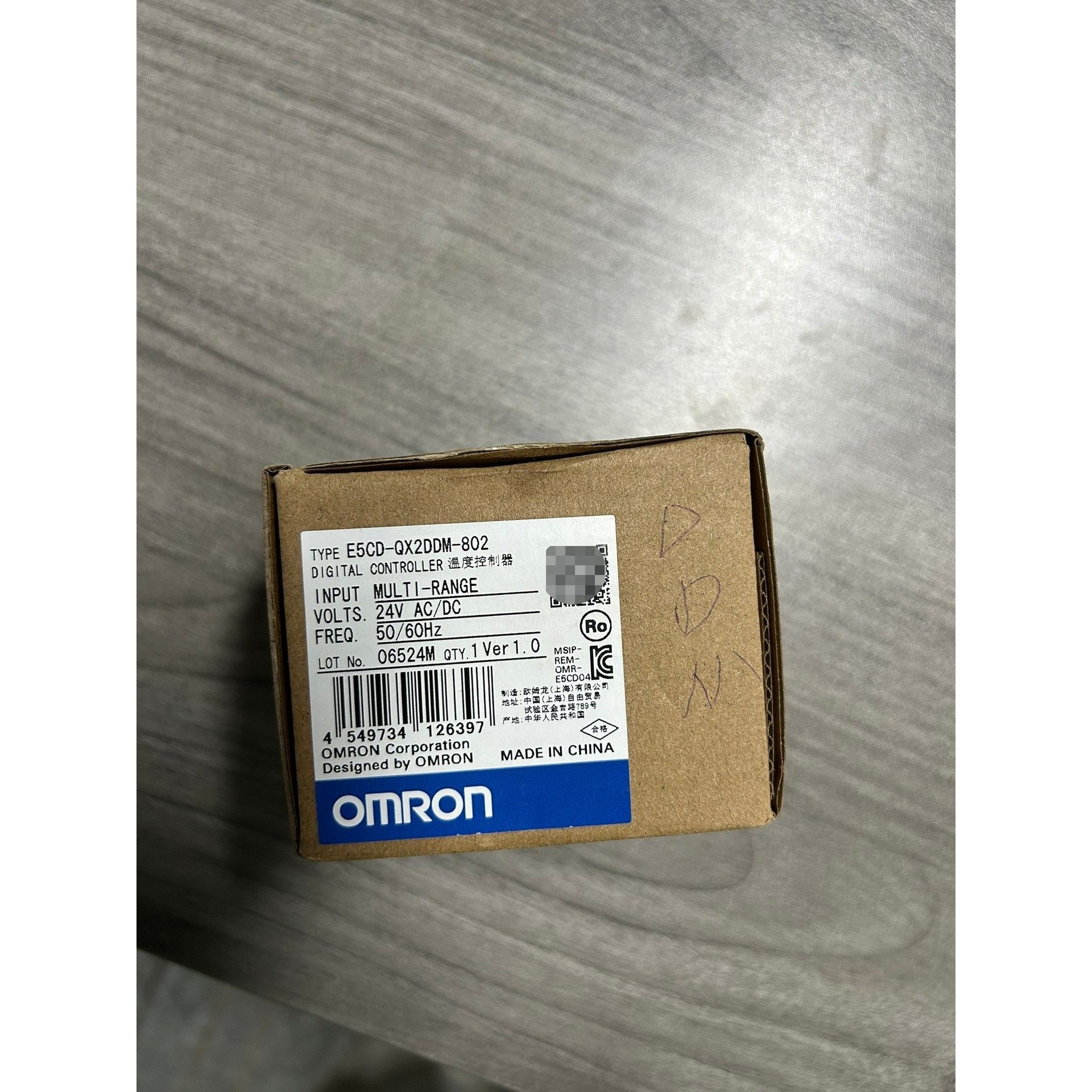全新欧姆龙温控器E5CD-QX2DDM-802拍前议价