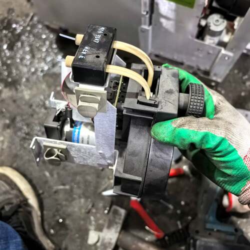 可议价蠕动泵101-5010，电机415A727