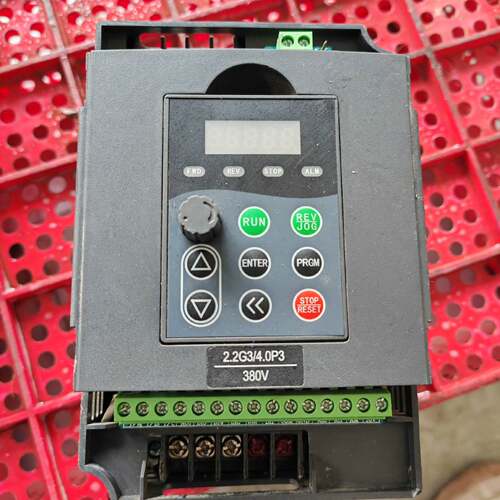 可维修英捷思变频器D500系列，型号D0022G3，2.2KW/4议价