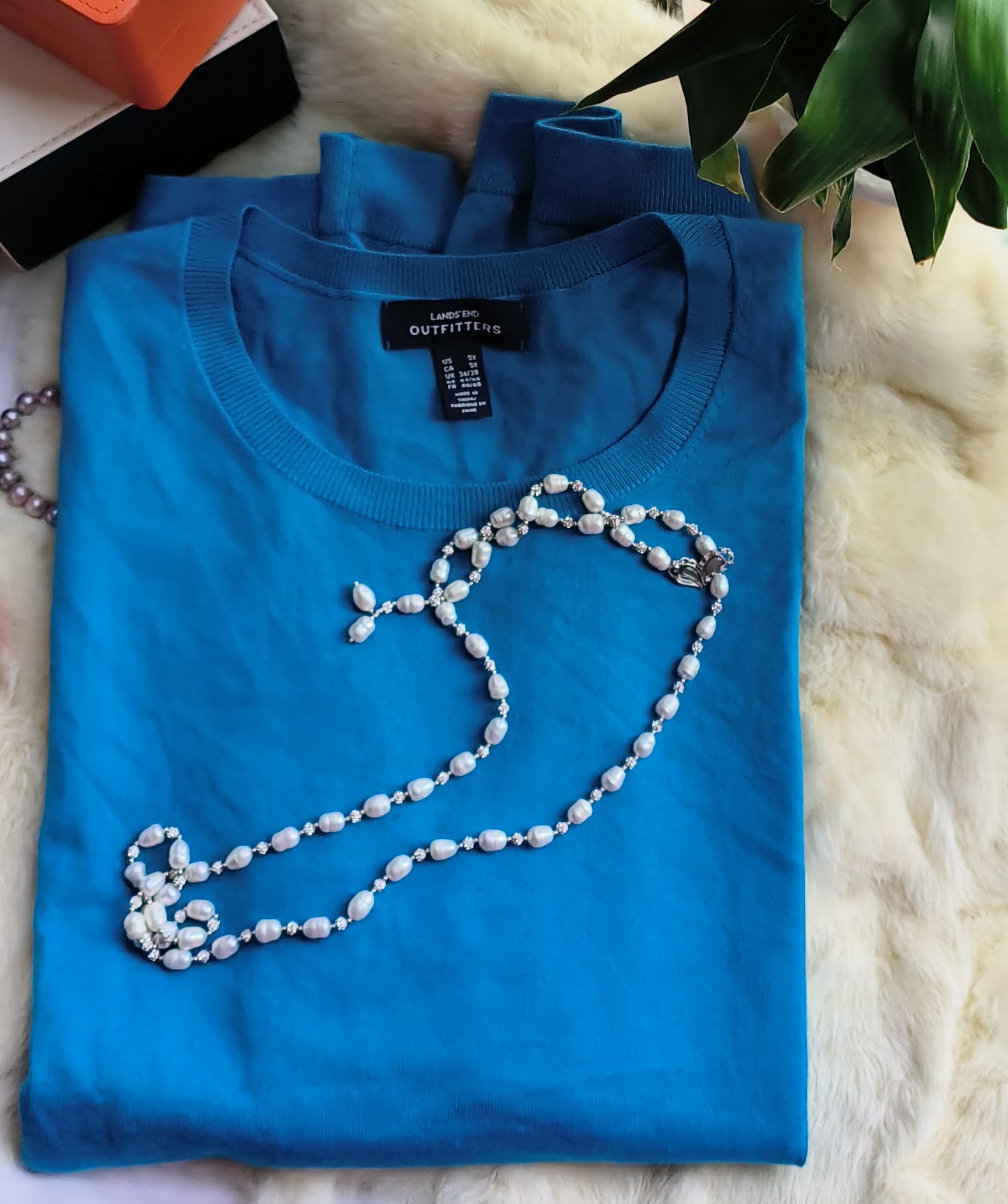 特大码女装大号胖MM女上衣春夏款薄款圆领套头纯色简约短袖针织衫