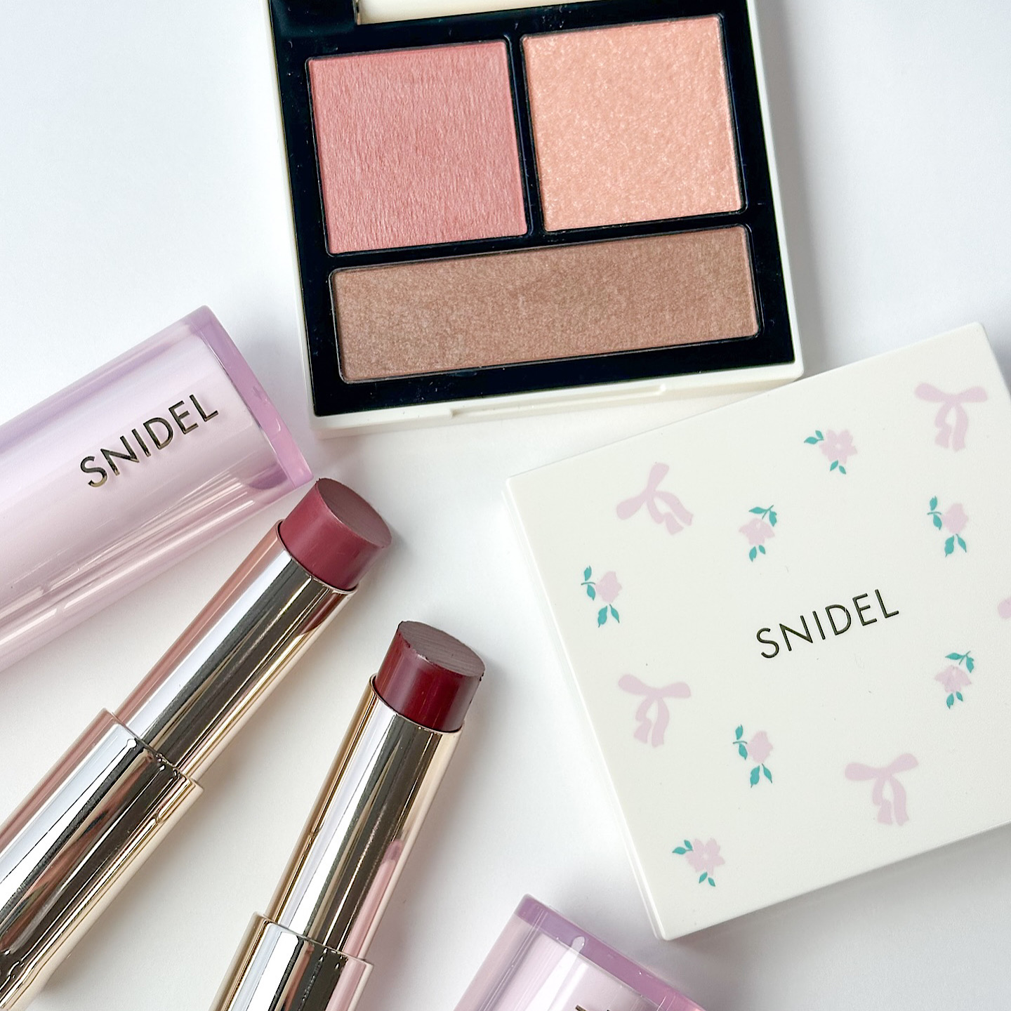 日本snidel眼影润唇膏口红