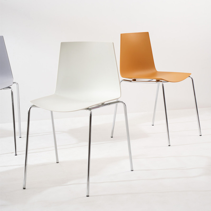北欧塑料椅子简约创意叠加餐椅靠背会议室培训接待洽谈办公商用椅