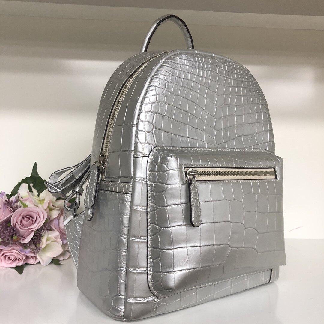 国产鳄鱼皮皮包双肩包女夏2022新款时尚旅行背包女士肚皮双肩包