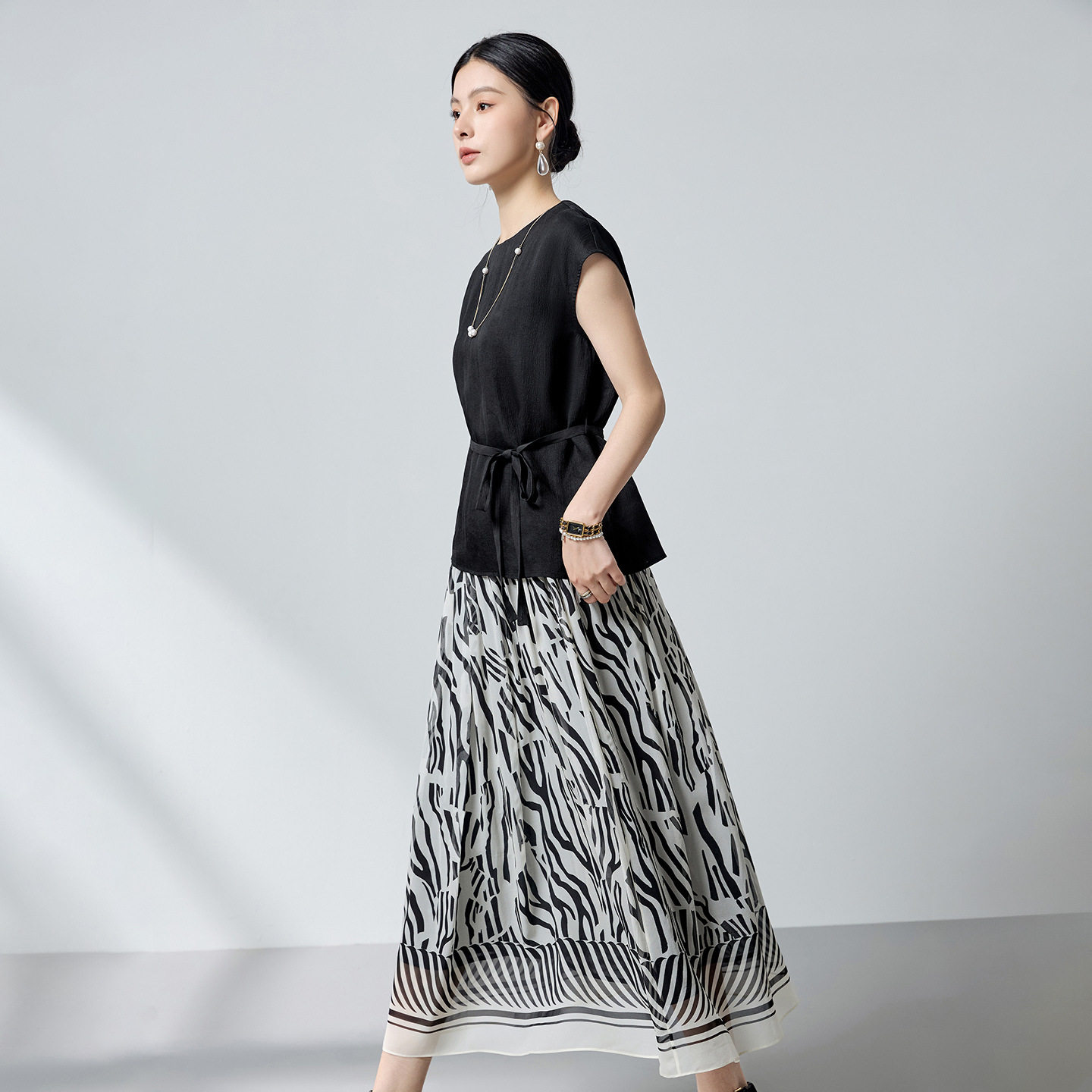 真丝半身裙女夏2026新款时尚气质百褶裙高端桑蚕丝收腰裙子