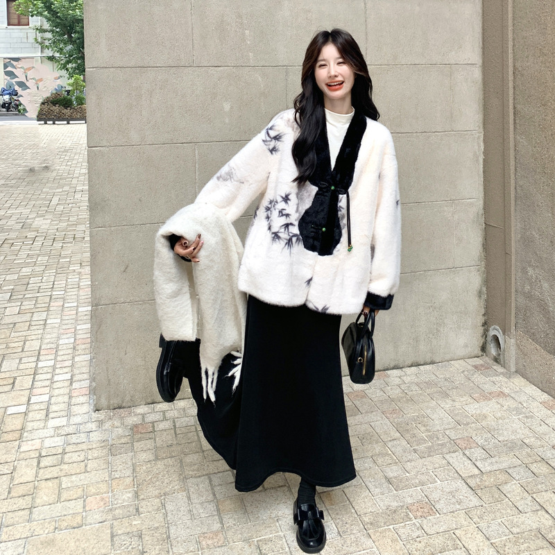 实拍新中式撞色皮毛一体羊羔毛外套2025冬款国风水墨画毛毛上衣
