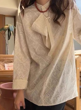 R112 米白色刺绣设计感休闲棉衬衫