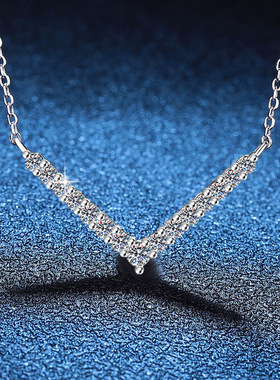 欧美跨境D色莫桑石项链s925纯银吊坠锁骨链女彩虹V型微笑项链