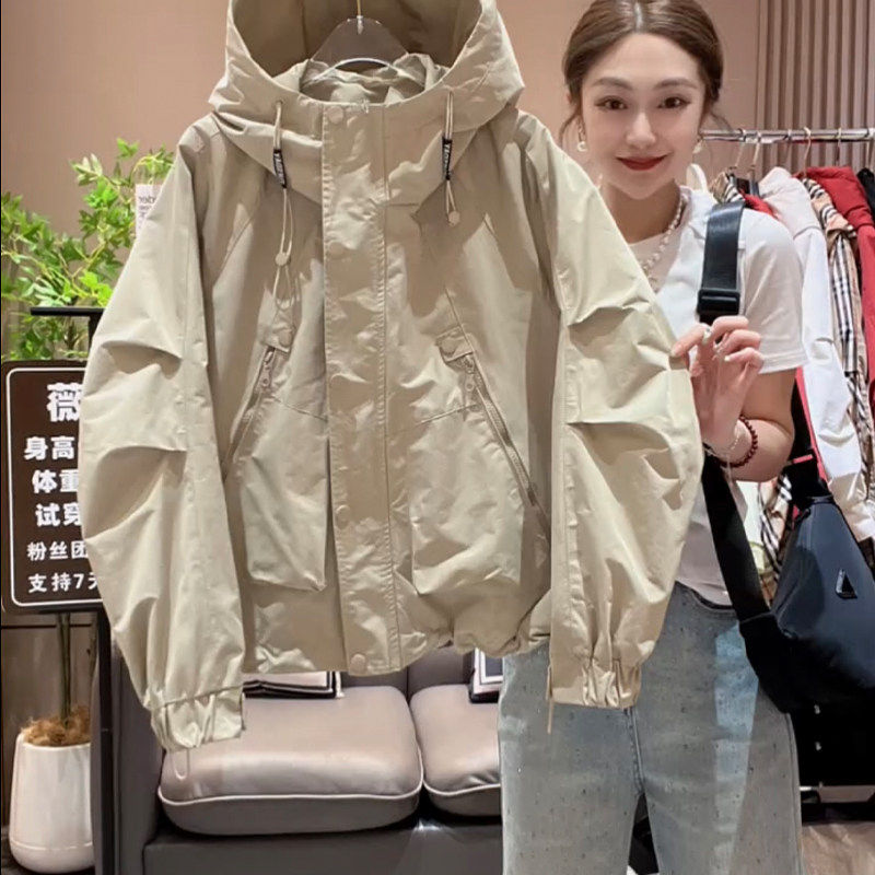 短款休闲风衣外套连帽设