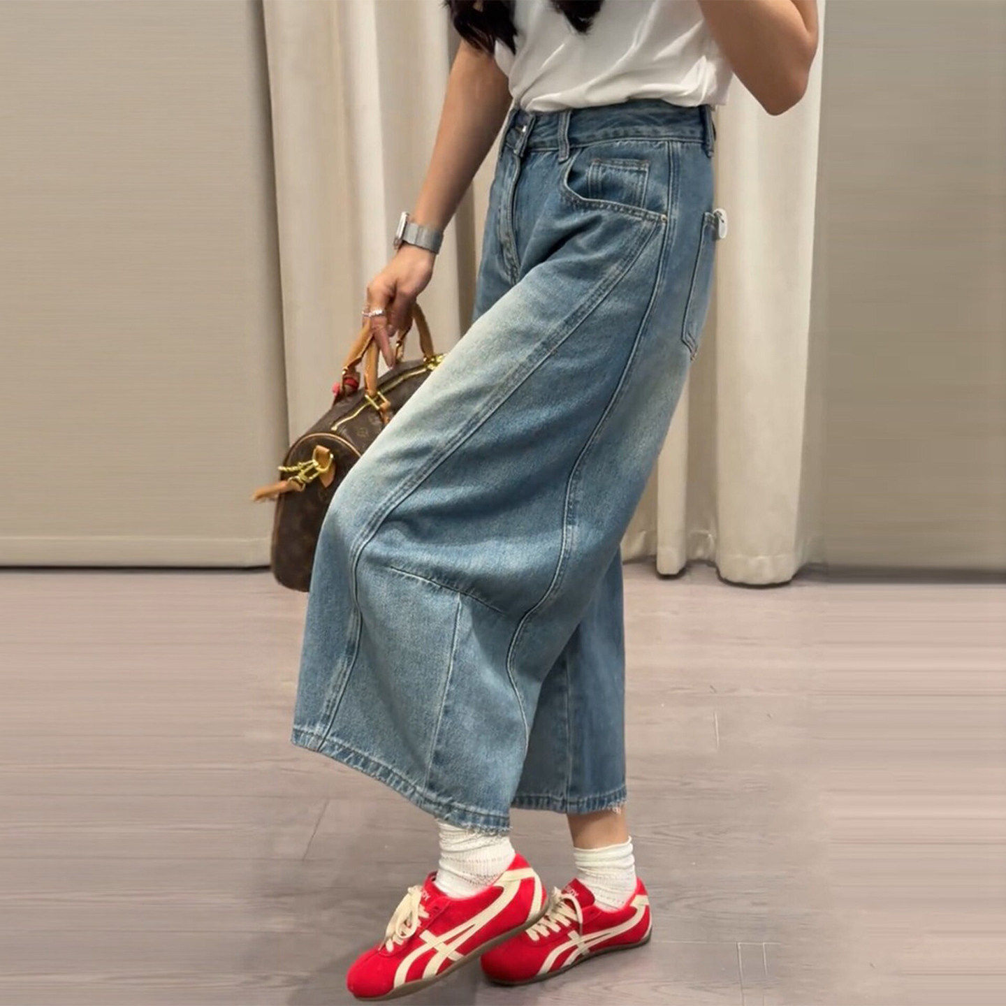 松弛感八分弯刀牛仔裤女