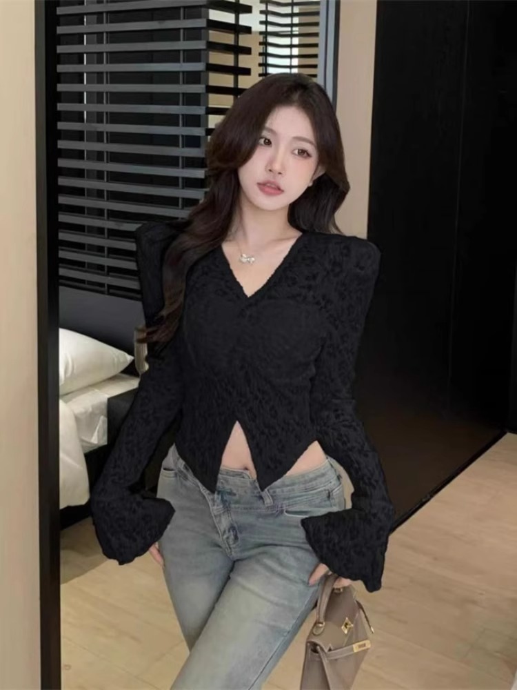 黑色v领蕾丝打底衫女春秋内搭设计感小众修身显瘦短款长袖上衣