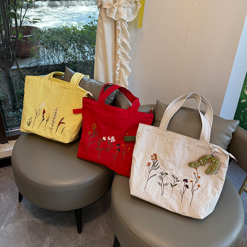 复古刺绣新款森系尼龙拉链款大容量单肩通勤时尚包包女