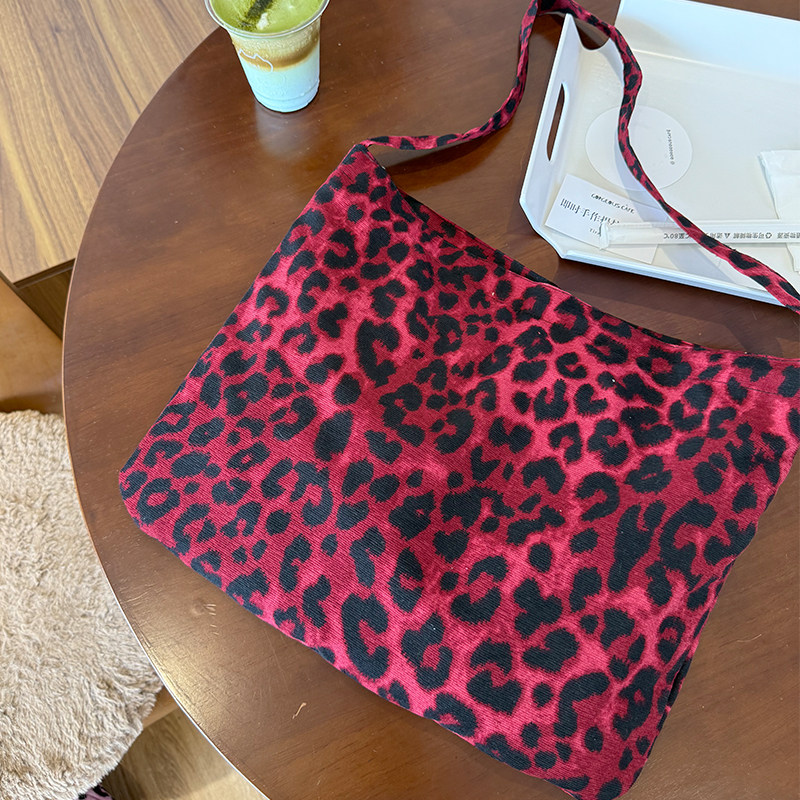 秋季新品大容量慵懒风豹纹斜挎包ins风日韩风时尚百搭包包,箱包皮具/热销女包/男包,时尚帆布包,淘宝优惠券,粉丝福利购,淘宝优惠卷