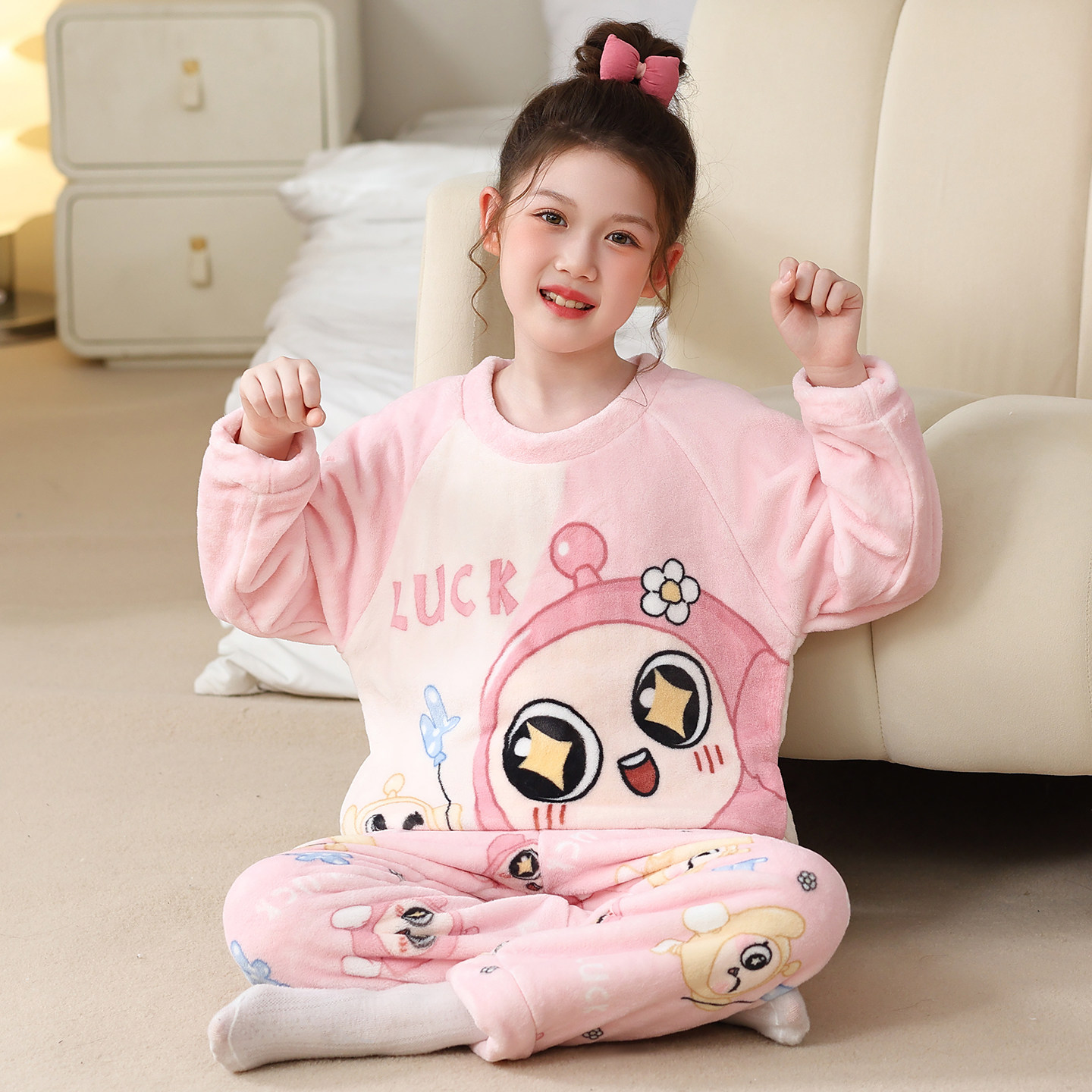 儿童睡衣女孩秋冬珊瑚绒中大童法兰绒冬季加绒女童卡通宝宝家居服