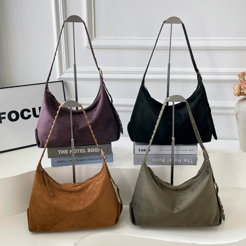 handbag2026秋冬新款复古时尚托特包大容量休闲单肩斜挎流浪包包