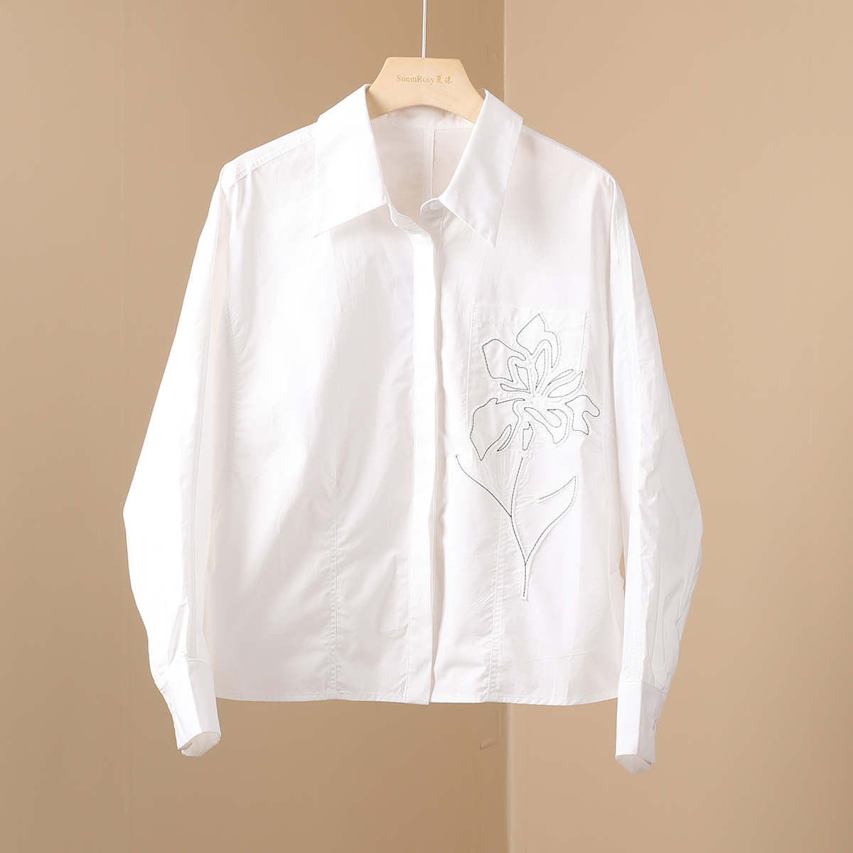 2025秋季新款时尚刺绣花朵衬衫