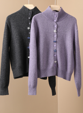 2025冬季时尚百搭半高领羊绒衫女长袖纽扣装饰气质显瘦针织衫上衣