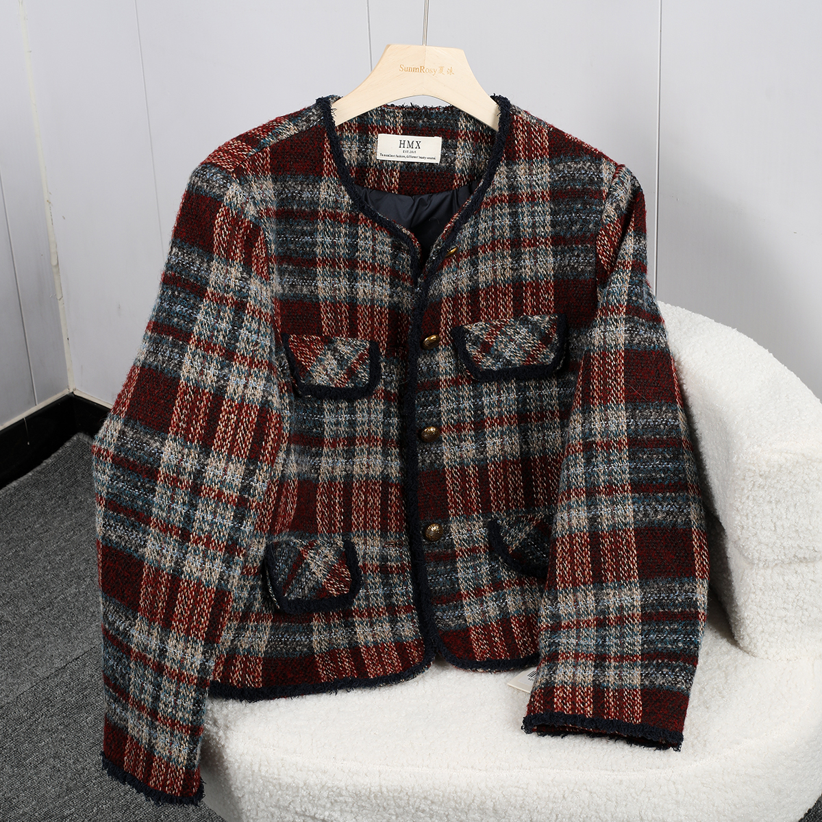 小香风短款羊毛暗纹扣小香羽绒服