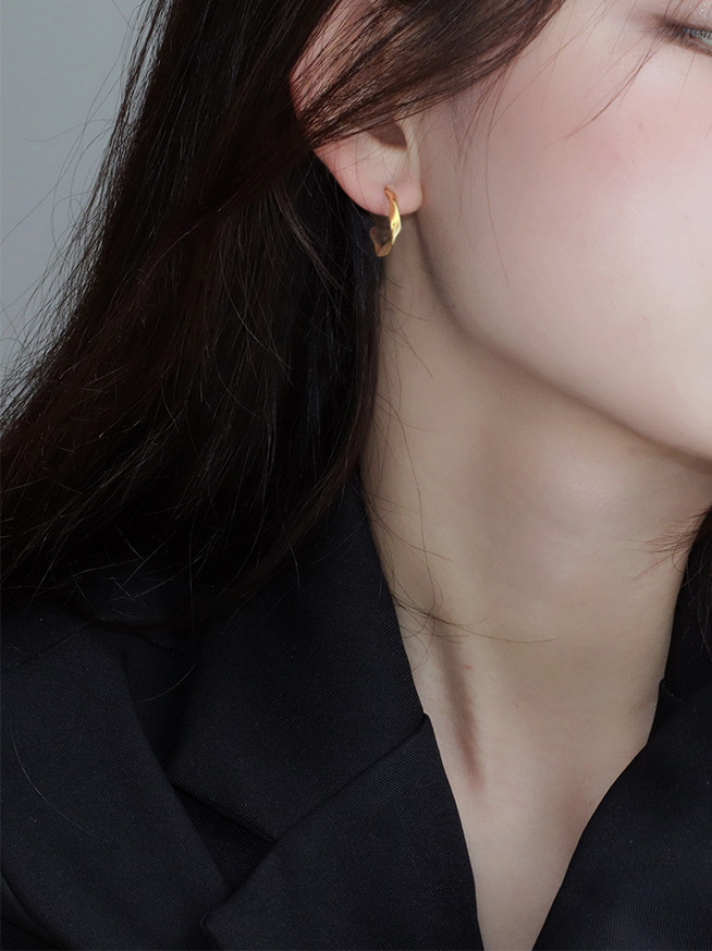 Gz/i 显脸瘦耳钉高保色扭曲曲线耳环小巧高级感潮气质耳饰