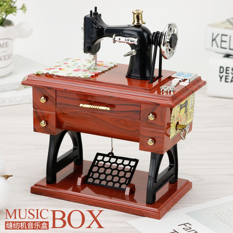 국경 아마존 식료품 복고풍 모조 나무 작은 재봉틀 모델 뮤직 박스 문학 중국어 선물 장식품