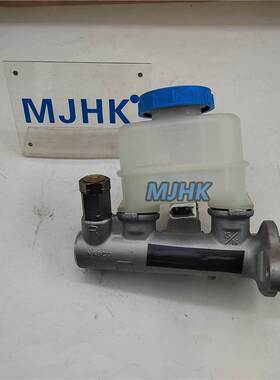 460105M322 46010 5M322 46010-5M322 刹车总泵右