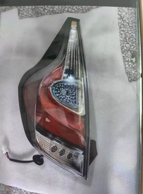 适用丰田普锐斯AQUA/PRIUSC尾灯18-19款81551-52D50 81561-52D50