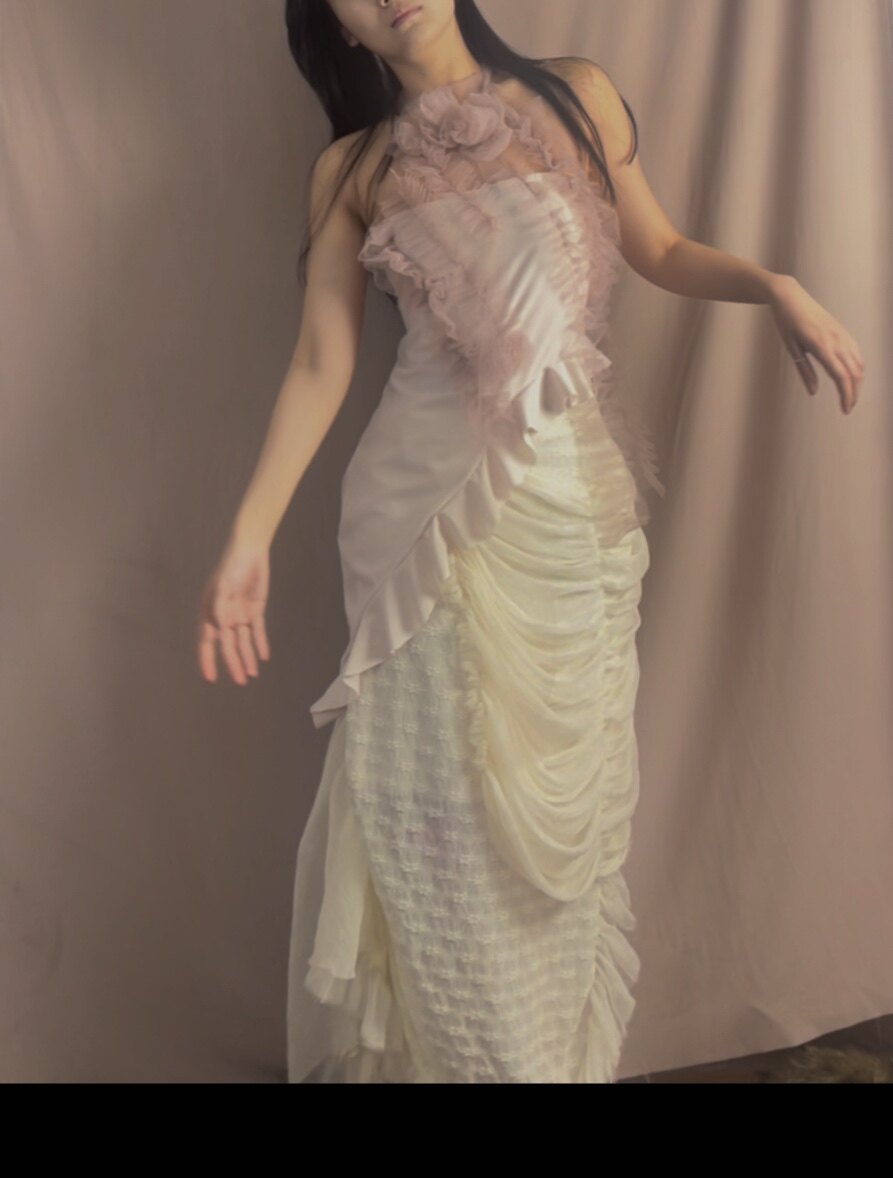 2023三月春上新烟汀两件套套装粉色挂脖立体玫瑰半裙