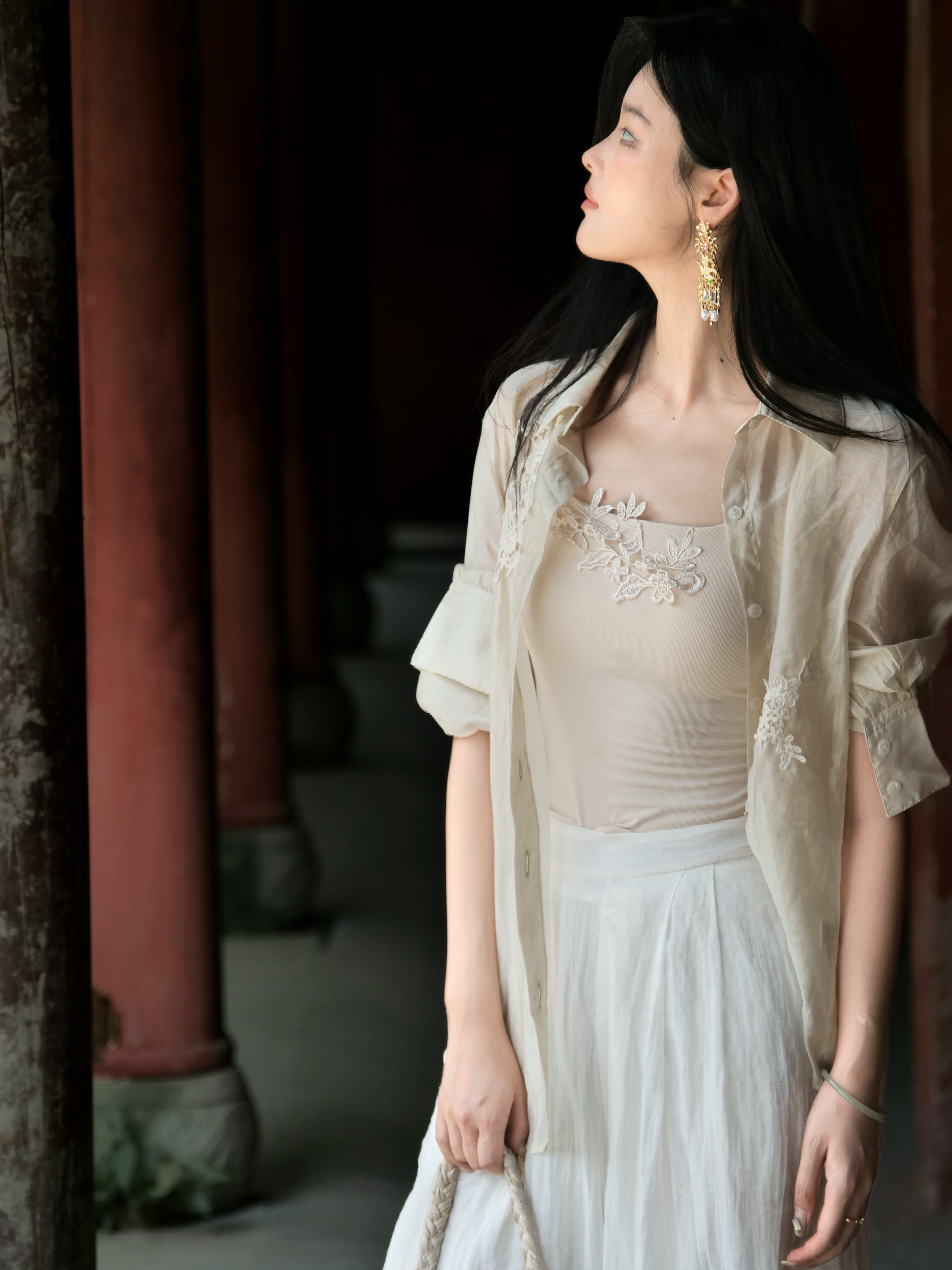 仙子狗尾巴花九月新款改良织金国风日常可穿刺绣天丝衬衣薄款