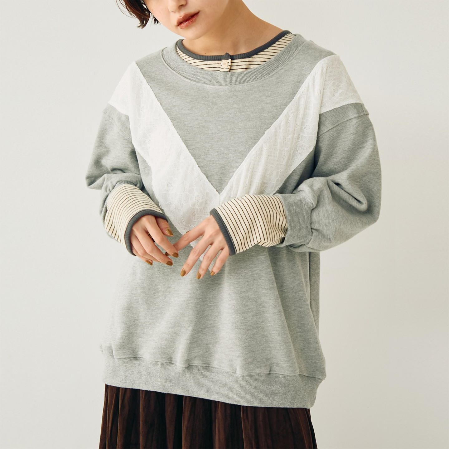 CRISP日系穿搭蕾丝拼接圆领卫衣女长袖套头灰色外套2025秋季新款