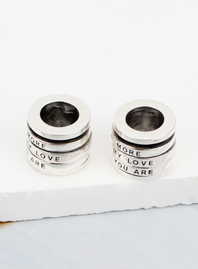 S925纯银复古字母大孔情侣项坠