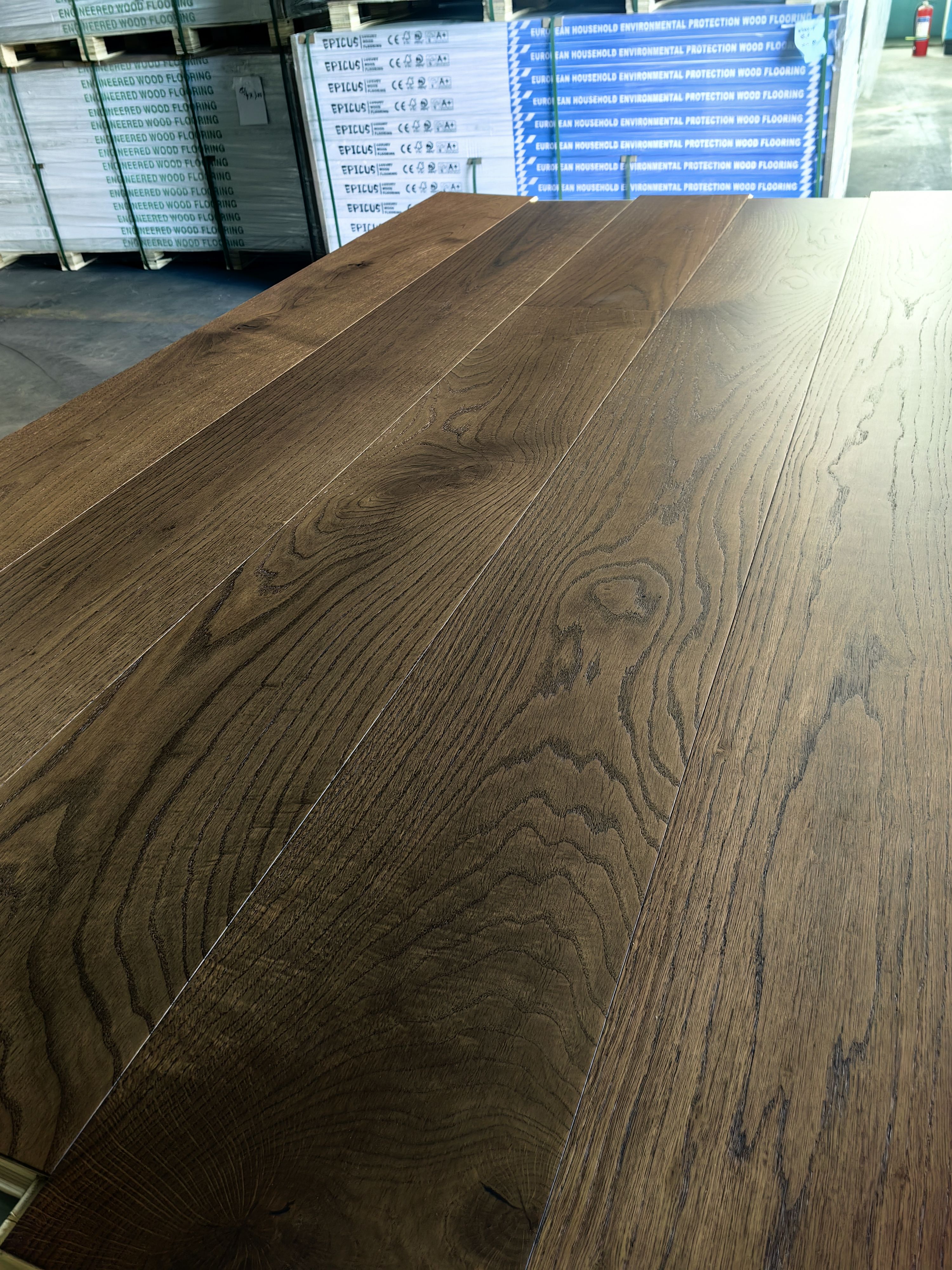 橡木纯三层锁扣大板表皮锯切厚皮2200x240x15/4环保等级ENF