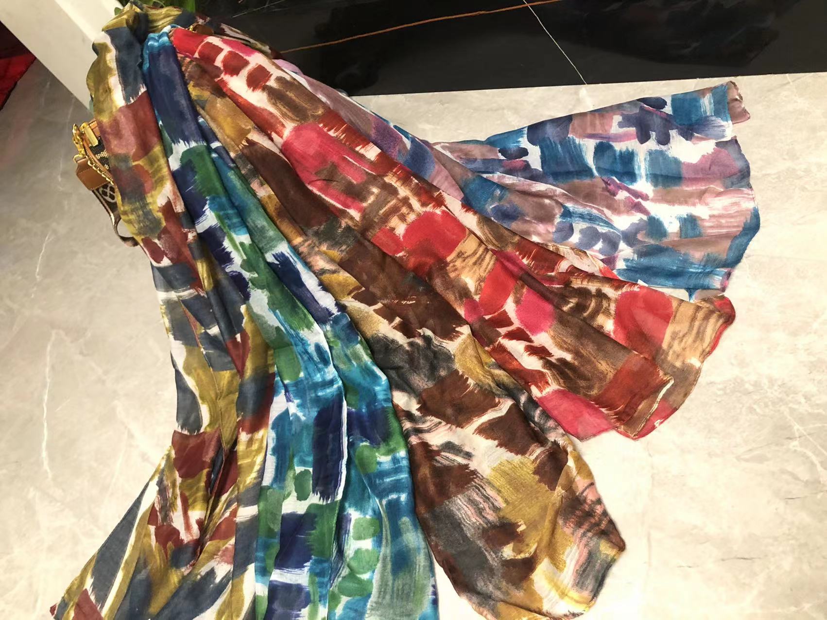 春秋薄透纱丝巾多色扎染沙滩巾防风时尚文艺大披肩围巾女长款人棉