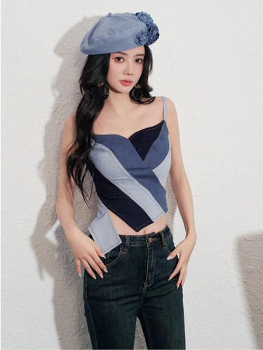 24新品设计感吊带修身显身材上衣