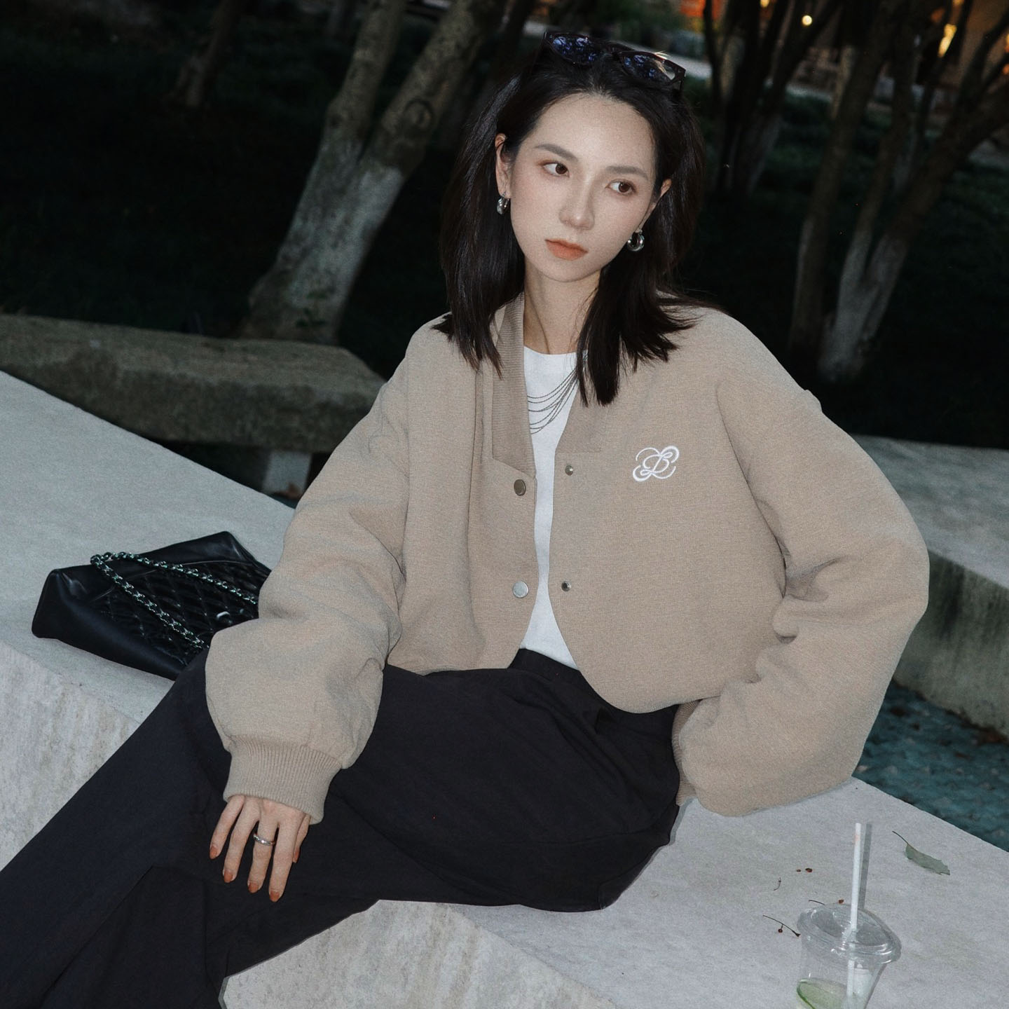 时尚女式加厚保暖上衣抗寒弧形摆