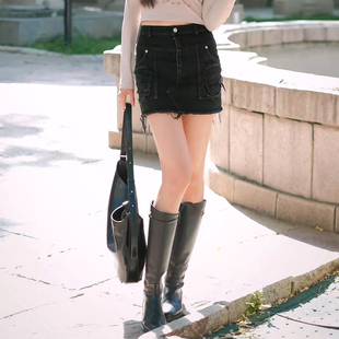 JAC 黑色水洗破洞毛边牛仔百搭短裙洋气女裙 FLEURANT2025春夏新品